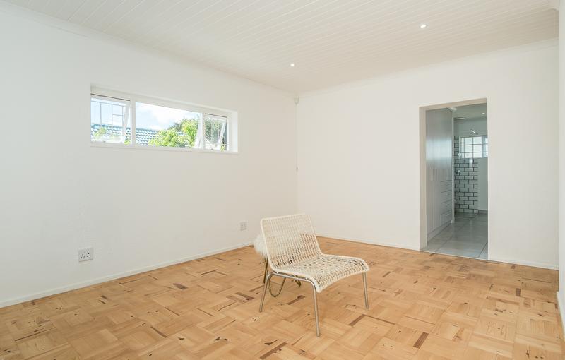 To Let 3 Bedroom Property for Rent in Meadowridge Western Cape